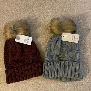 Cable knit beanie with fur tassel - gray and burgundy